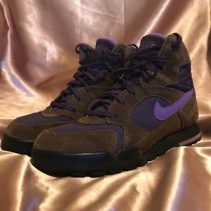 Vintage Nike Boots Purple and Brown Size 7.5